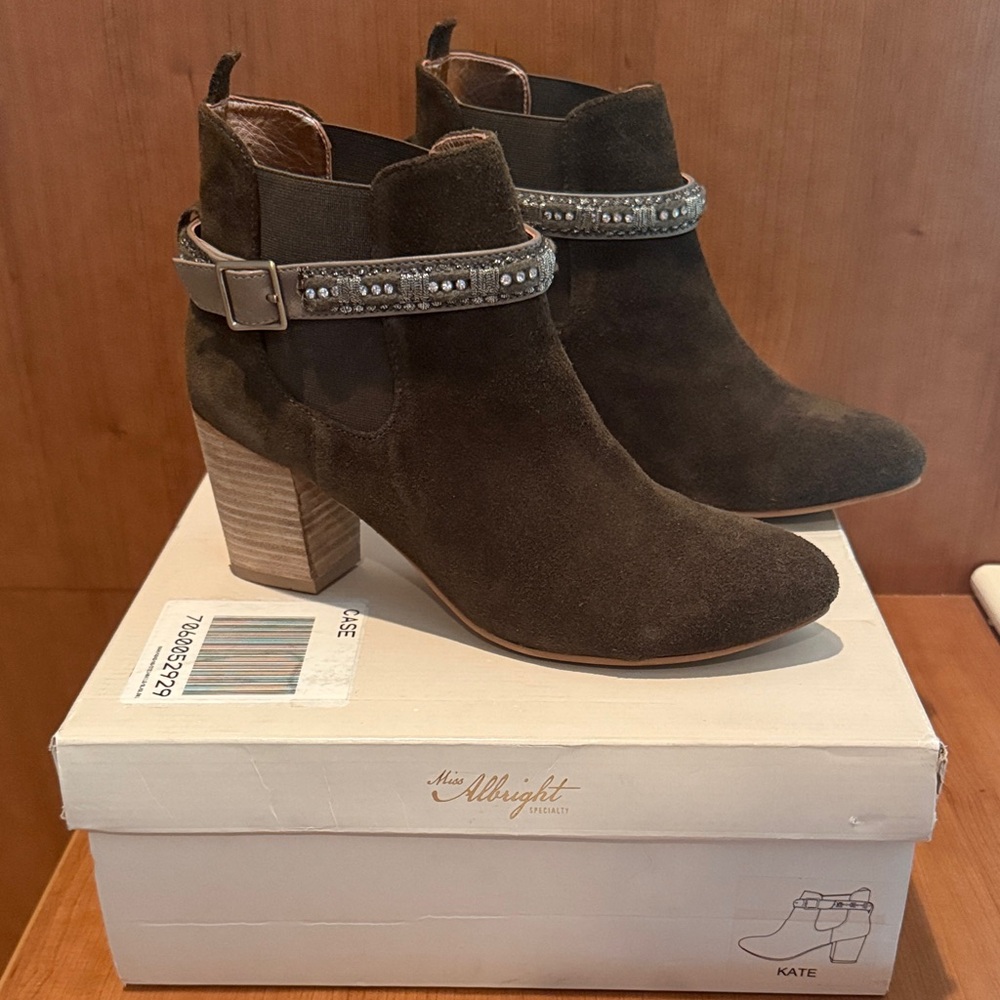 ANTHROPOLOGIE MISS ALBRIGHT Women’s Moss Green Suede Beaded Strap Boots Sz 7.5 M